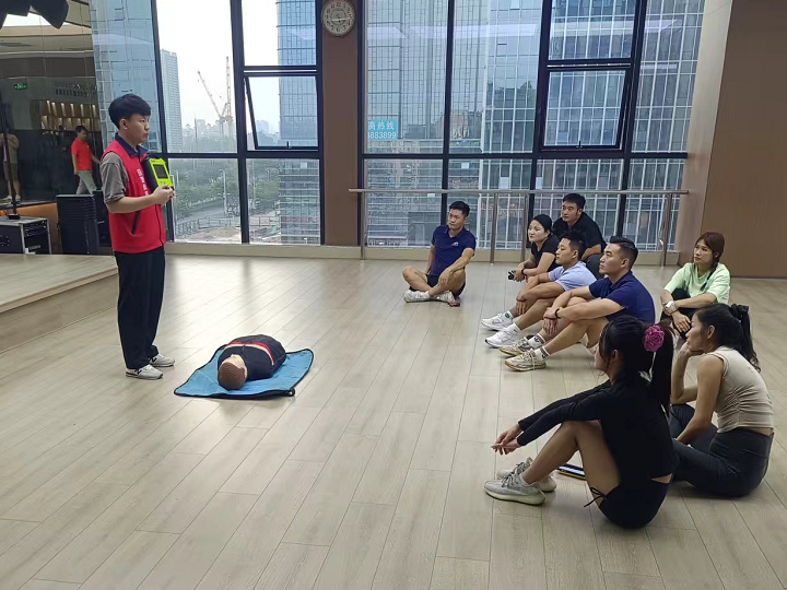 健身房AED除颤仪应...